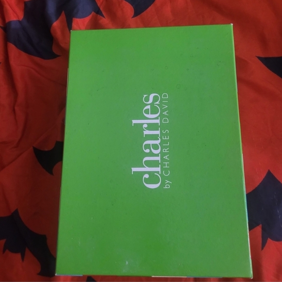 Women's White Wedge Sandals - Picture 3 of 3